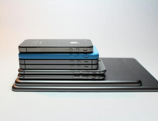 assorted iphone lot